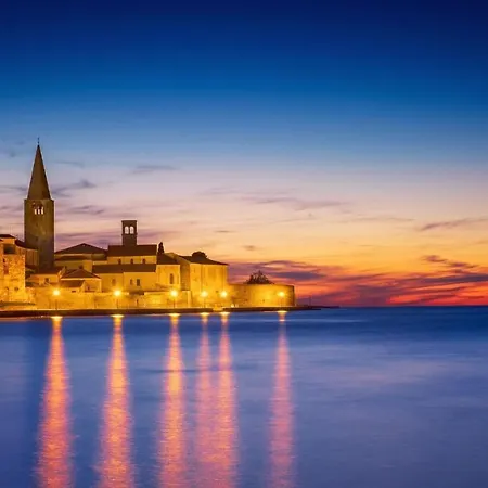 Apartment Spacious 3bdr Sea View Next To The Beach Porec