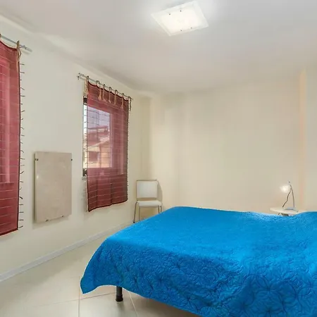 Spacious 3bdr Sea View Next To The Beach