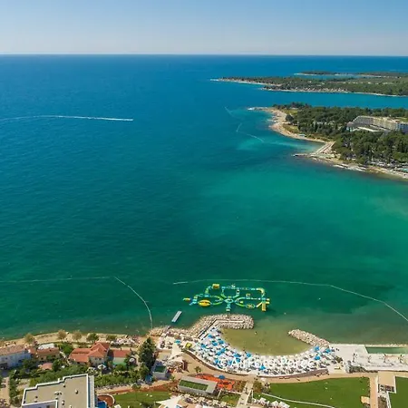 Spacious 3bdr Sea View Next To The Beach Apartament